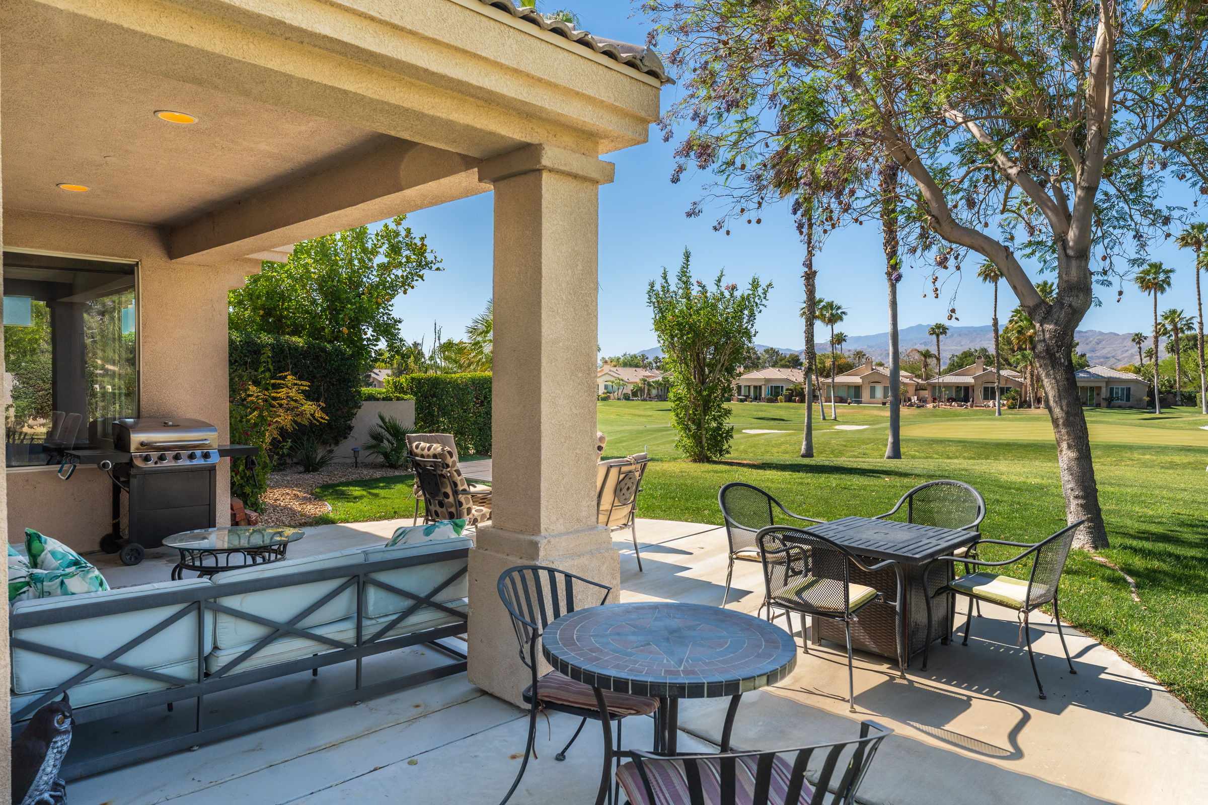 Deluxe Executive Home: Hollywood Hideaway